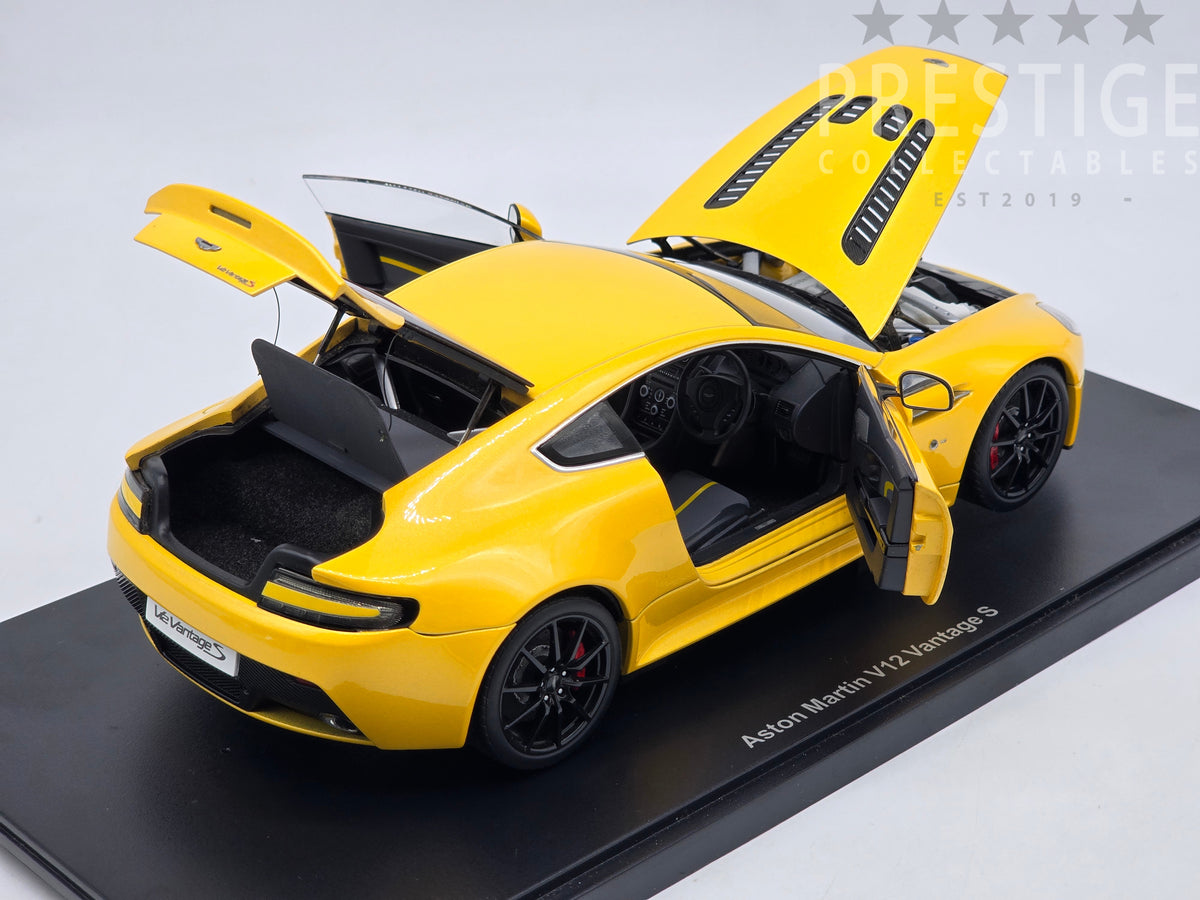 AUTOart 2015 Aston Martin V12 Vantage S Yellow Tang Metallic 1:18