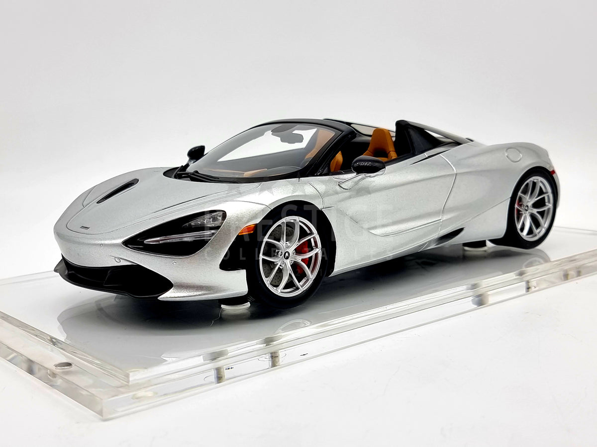 McLaren 1/18 720Sスパイダー シルバー 専用ケース付き McLaren 1/18 720Sスパイダー シルバー 専用ケース付き - メルカリ