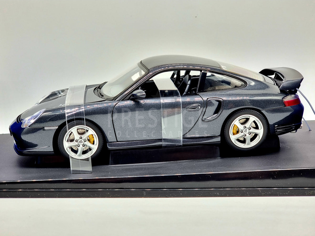 最高の品質の ポルシェ 911 1/18 オートアート シルバー 2002 996型 