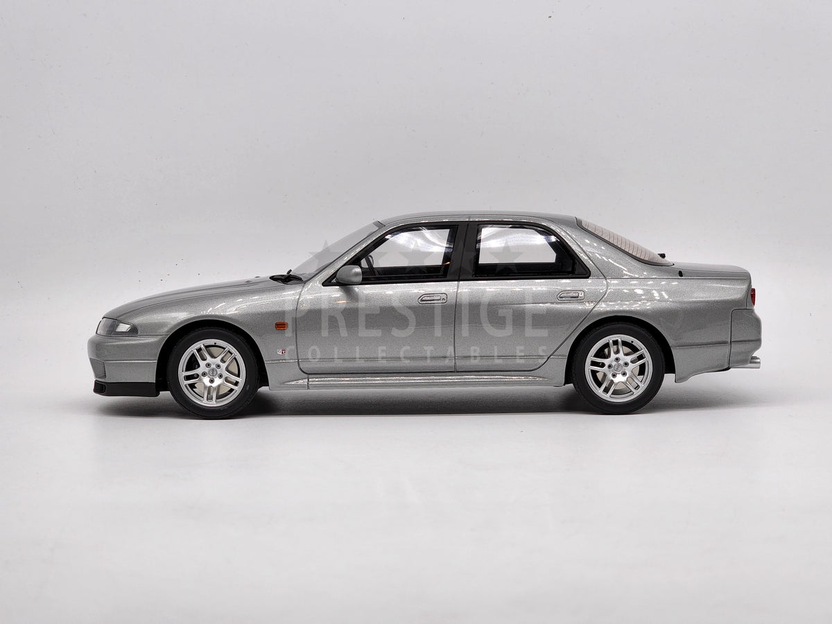 Kyosho Nissan Skyline GT-R Autech Version Sedan BCNR33 Silver 1:18