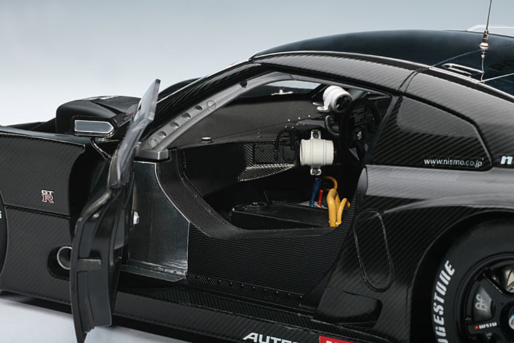 AUTOart 2008 Nissan GTR Test Car Super GT #230 1:18 Scale Model