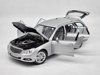 Dealer Edition by Minichamps Mercedes Benz E-Class Estate Silver W212 1:18 - Used