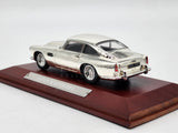 DeAgostini 1958 Aston Martin DB4 Coupe Chrome with Wooden Base 1:43 Scale - New