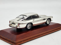 DeAgostini 1958 Aston Martin DB4 Coupe Chrome with Wooden Base 1:43 Scale - New