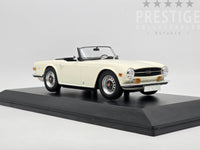 Minichamps 1969 Triumph TR6 Roadster LHD White 1:18 - New