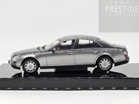 AUTOart 2002 Maybach 57 SWB Light Grey / Grey Metallic 56153 1:43 - New