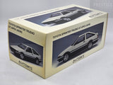 AUTOart Toyota AE86 Sprinter Trueno GT Apex White / Black 1:18 - Pre-owned