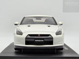 AUTOart Millennium 2008 Nissan R35 GT-R White Pearl 77387 1:18 - Preowned / READ