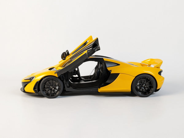 * PRE ORDER * AUTOart 2013 McLaren P1 Hypercar Yellow Metallic / Black LARGE 1:12 Scale - New