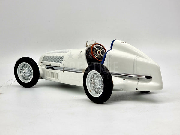 CMC 1934 Mercedes Benz W25 Ein Mythos Weib White M065 1:18 Scale - Use –  PrestigeCollectables