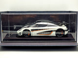 FrontiArt 2014 Koenigsegg One:1 White & Carbon F033-02 1:18 Scale - Used