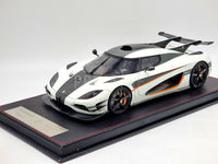 FrontiArt 2014 Koenigsegg One:1 White & Carbon F033-02 1:18 Scale - Used