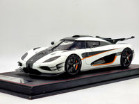 FrontiArt 2014 Koenigsegg One:1 White & Carbon F033-02 1:18 Scale - Used