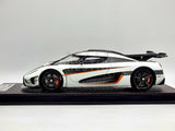 FrontiArt 2014 Koenigsegg One:1 White & Carbon F033-02 1:18 Scale - Used