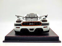 FrontiArt 2014 Koenigsegg One:1 White & Carbon F033-02 1:18 Scale - Used