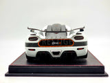 FrontiArt 2014 Koenigsegg One:1 White & Carbon F033-02 1:18 Scale - Used