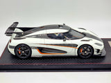FrontiArt 2014 Koenigsegg One:1 White & Carbon F033-02 1:18 Scale - Used