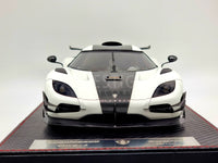 FrontiArt 2014 Koenigsegg One:1 White & Carbon F033-02 1:18 Scale - Used