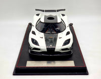 FrontiArt 2014 Koenigsegg One:1 White & Carbon F033-02 1:18 Scale - Used