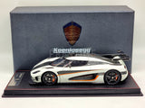 FrontiArt 2014 Koenigsegg One:1 White & Carbon F033-02 1:18 Scale - Used