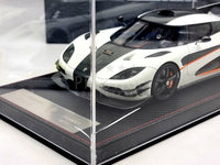 FrontiArt 2014 Koenigsegg One:1 White & Carbon F033-02 1:18 Scale - Used