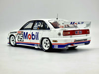 Classic Carlectables 1992 Holden VP Commodore Brock Bathurst 18589 1:18 Scale - Used