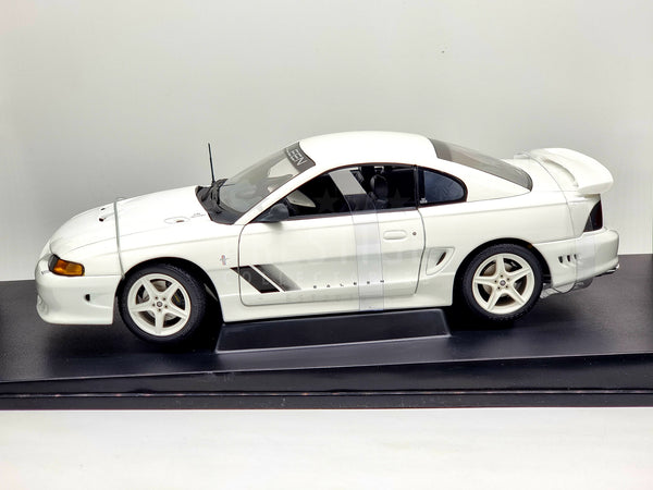 FORD MUSTANG SALEEN S351 Roadster - AutoArt 1:18 *69517 EUR 105,00 - DE FORD MUSTANG SALEEN S351 Roadster - AutoArt 1:18 *69517 EUR 105,00 - DE