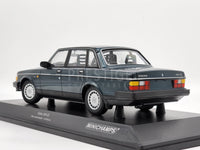 Minichamps 1986 Volvo 240 GL Sedan Petrol Metallic 1:18 - New