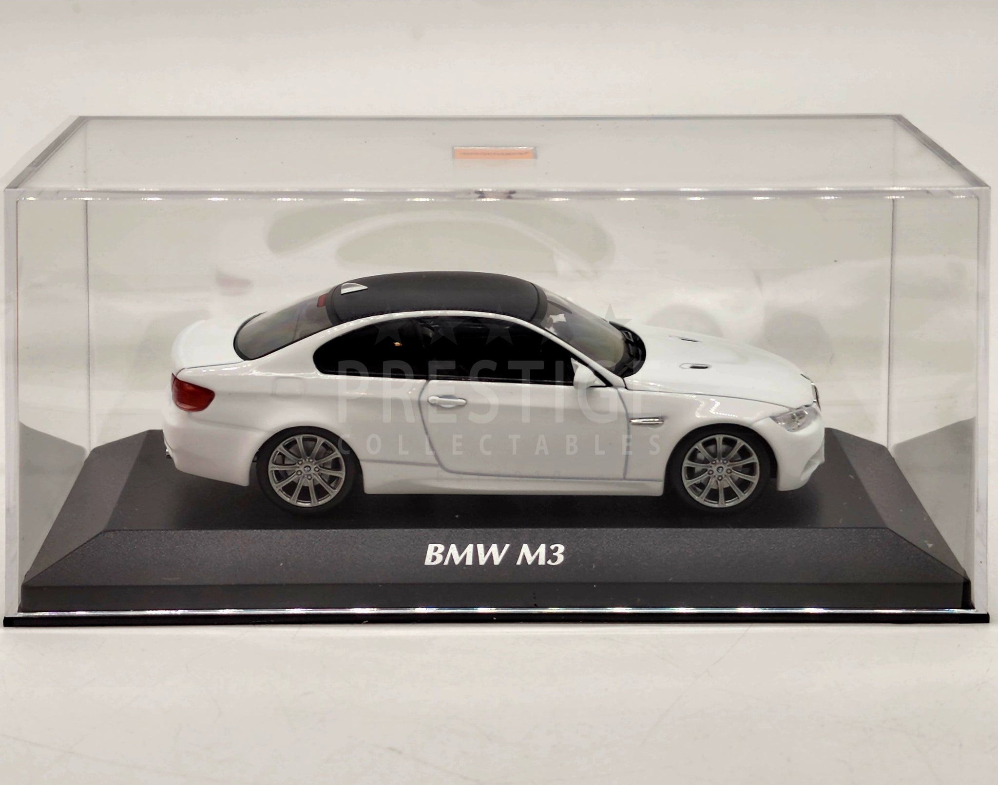 1／43ミニカーBMW M3クーべ E92 ホワイト 美品 1/43 Minichamps BMW M3 (E92) (White) Car Model