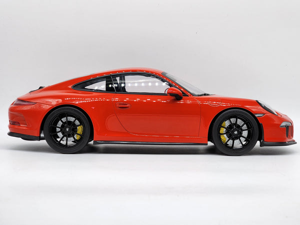 Minichamps 2016 Porsche 911 R Coupe (991) Lava Orange Large 1:12